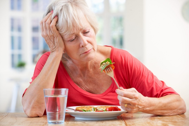 สาเหตุของอาการเบื่ออาหารในผู้สูงอายุ